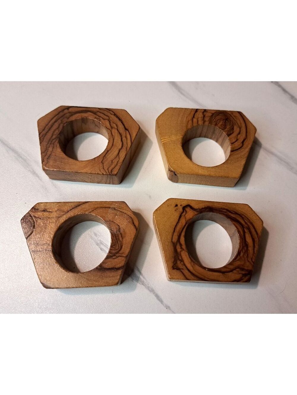 Vintage Set of 4 Solid Faceted, Square-Faced Natural Grain Wood Napkin Rings